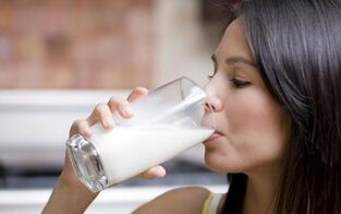 Dietni meniji za pitje vključujejo mleko z nizko vsebnostjo maščob